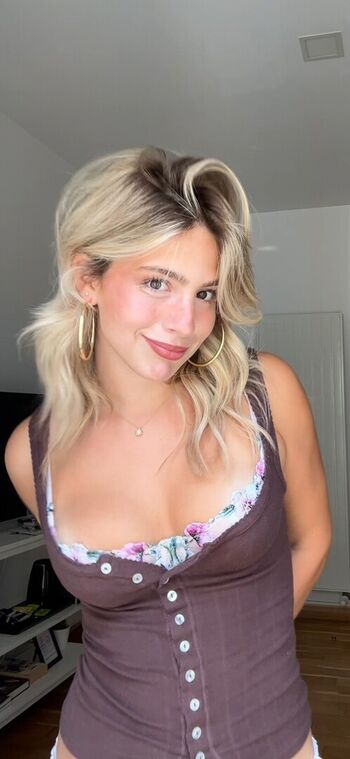 🔥 Ainsley rolstad page leaked private photo uncensored full
