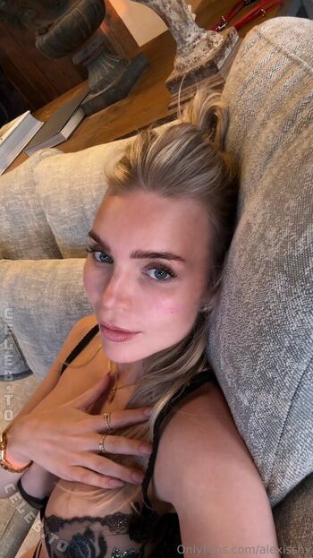 🔥 Alexisshv leaked private photo uncensored full