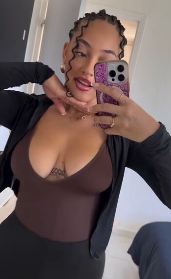 🔥 Annaaeeelle leaked private photo uncensored full