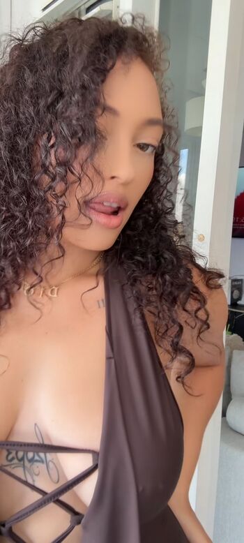 🔥 Annaaeeelle leaked private photo uncensored full