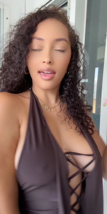 🔥 Annaaeeelle leaked private photo uncensored full