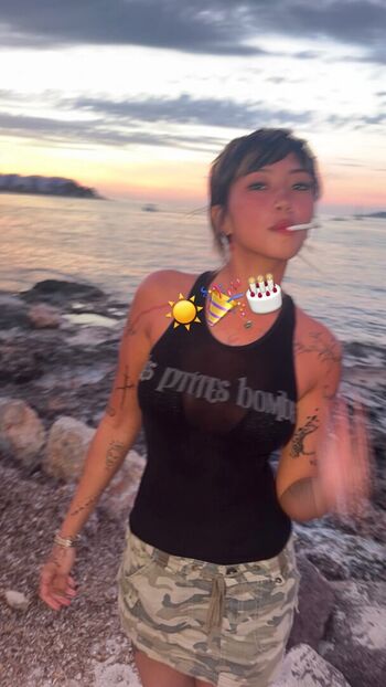 🔥 Beabadoobee leaked private photo uncensored full