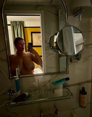 🔥 Bel larcombe slice of salami  page leaked private photo uncensored full
