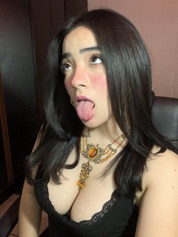 🔥 Chaparrita linda page leaked private photo uncensored full
