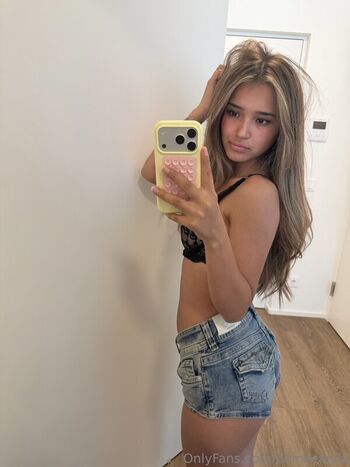 🔥 Deineeleyla  page leaked private photo uncensored full