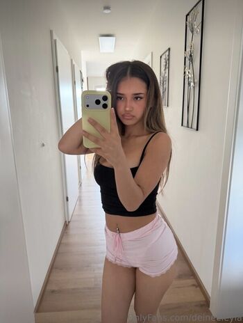 🔥 Deineeleyla  page leaked private photo uncensored full