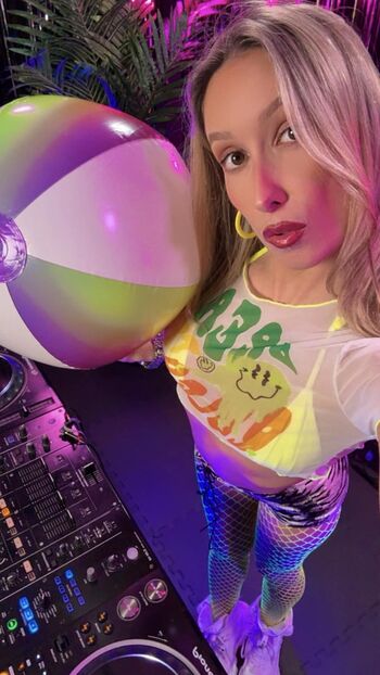 🔥 Djmissshelton  page leaked private photo uncensored full