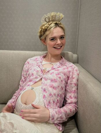 🔥 Elle fanning page leaked private photo uncensored full