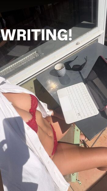 🔥 Emily ratajkowski  page leaked private photo uncensored full