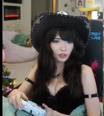 🔥 Emiru  page leaked private photo uncensored full