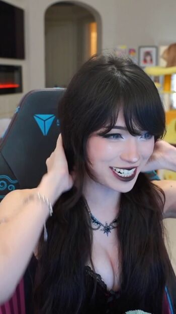 🔥 Emiru  page leaked private photo uncensored full