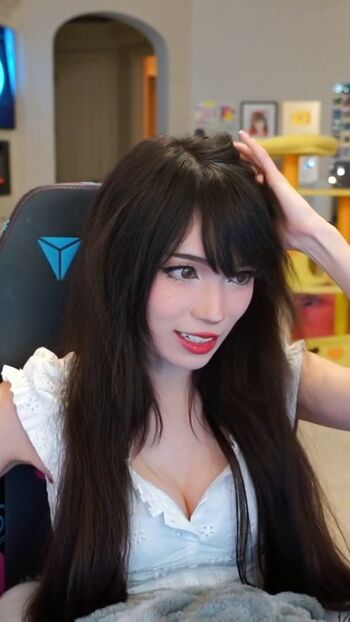 🔥 Emiru  page leaked private photo uncensored full