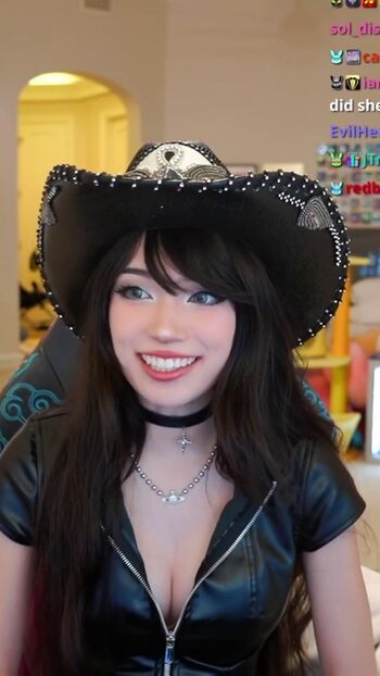 🔥 Emiru  page leaked private photo uncensored full