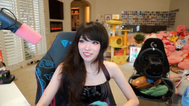 🔥 Emiru  page leaked private photo uncensored full