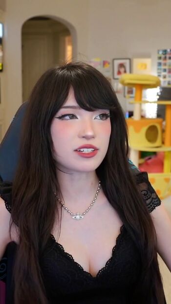 🔥 Emiru  page leaked private photo uncensored full