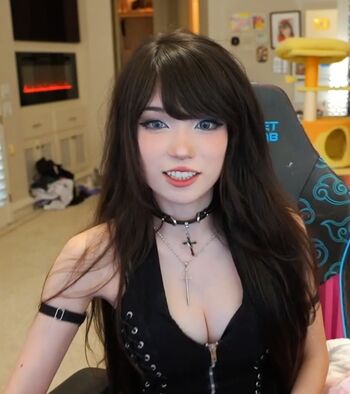 🔥 Emiru  page leaked private photo uncensored full