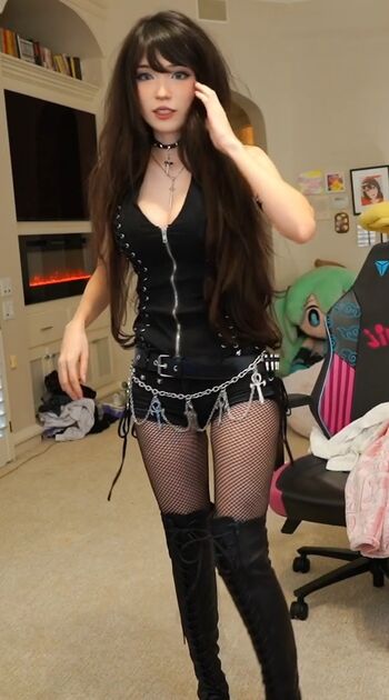 🔥 Emiru  page leaked private photo uncensored full