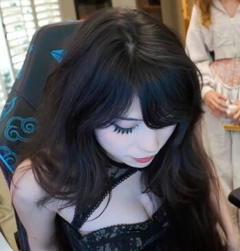 🔥 Emiru  page leaked private photo uncensored full