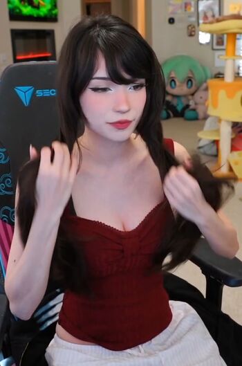 🔥 Emiru  page leaked private photo uncensored full