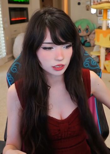 🔥 Emiru  page leaked private photo uncensored full