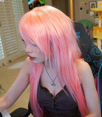 🔥 Emiru  page leaked private photo uncensored full