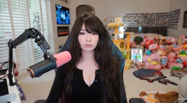 🔥 Emiru  page leaked private photo uncensored full