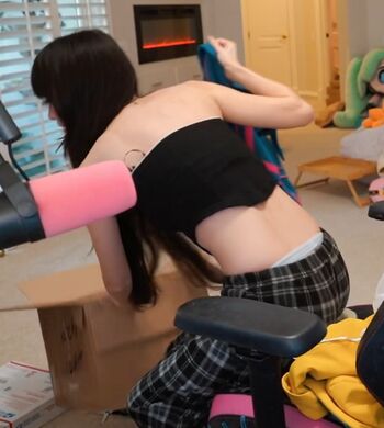 🔥 Emiru  page leaked private photo uncensored full