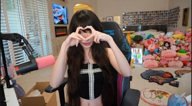🔥 Emiru  page leaked private photo uncensored full