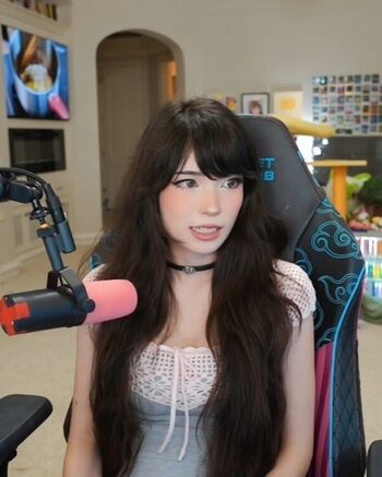 🔥 Emiru  page leaked private photo uncensored full