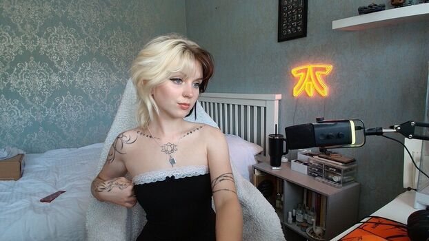🔥 Emzeeni page leaked private photo uncensored full
