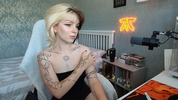 🔥 Emzeeni page leaked private photo uncensored full