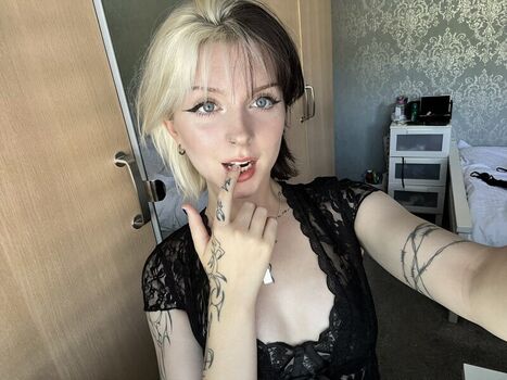 🔥 Emzeeni leaked private photo uncensored full