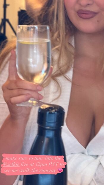 🔥 Erinmhk page leaked private photo uncensored full