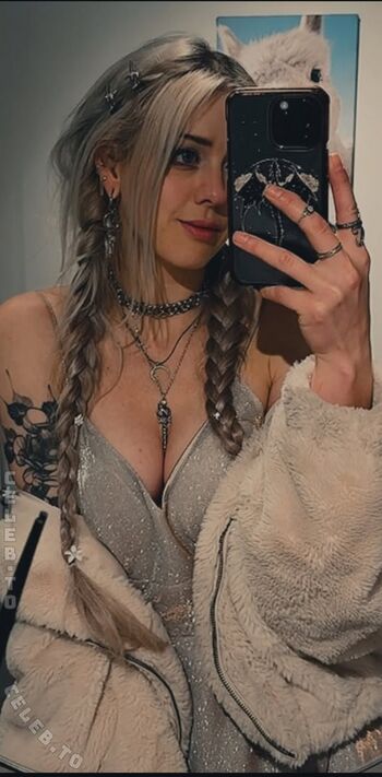 🔥 Farbenfuchs page leaked private photo uncensored full