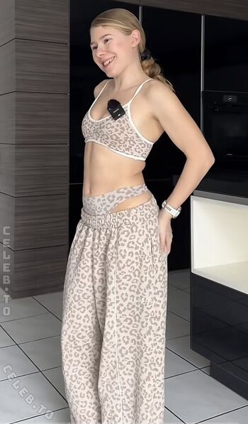 🔥 Fitbyhannaah page leaked private photo uncensored full