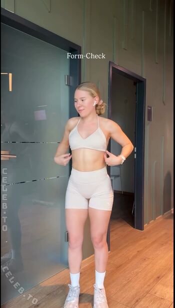 🔥 Fitbyhannaah page leaked private photo uncensored full