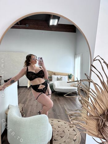 🔥 Fullerbustbestie leaked private photo uncensored full