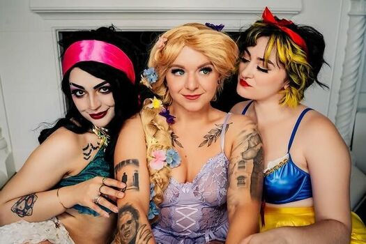 🔥 Girls play  page leaked private photo uncensored full