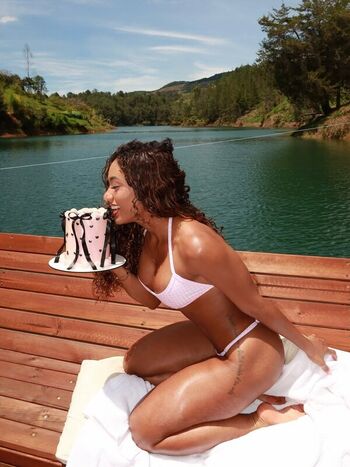 🔥 Gym booty bubble butts  page leaked private photo uncensored full