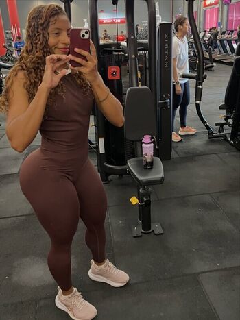 🔥 Gym booty bubble butts  page leaked private photo uncensored full
