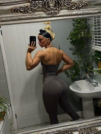 🔥 Gym booty bubble butts leaked private photo uncensored full