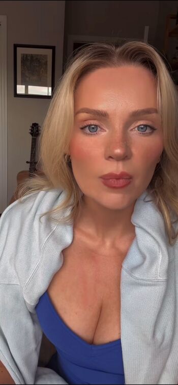 🔥 Hailey malles leaked private photo uncensored full