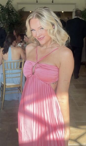 🔥 Hailey malles leaked private photo uncensored full