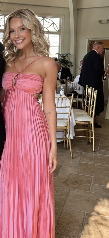 🔥 Hailey malles leaked private photo uncensored full