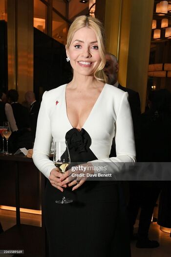 🔥 Holly willoughby page leaked private photo uncensored full