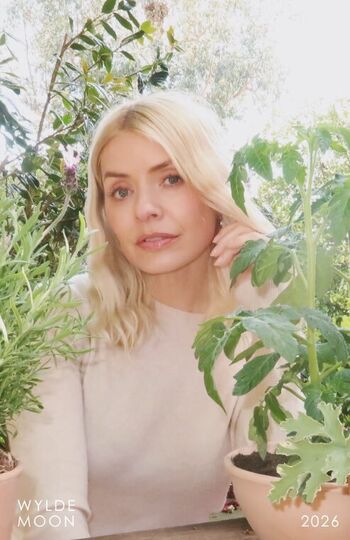 🔥 Holly willoughby page leaked private photo uncensored full