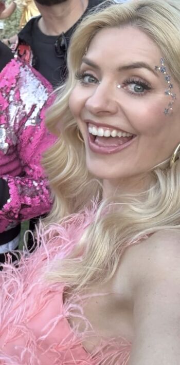 🔥 Holly willoughby page leaked private photo uncensored full