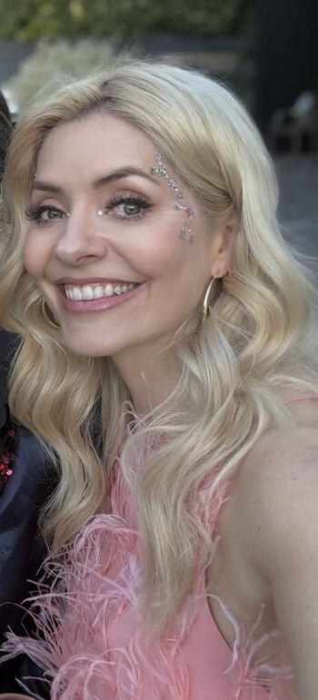 🔥 Holly willoughby page leaked private photo uncensored full