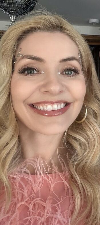🔥 Holly willoughby page leaked private photo uncensored full