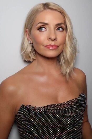 🔥 Holly willoughby page leaked private photo uncensored full